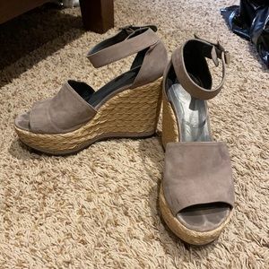 Stuart Weitzman Sohojute Sandal Size 8